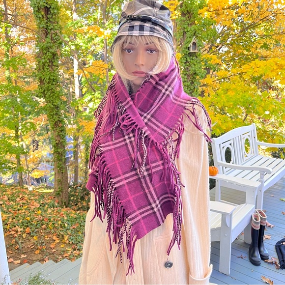 Burberry Purple Cashmere Scarf - Picture 4 of 4